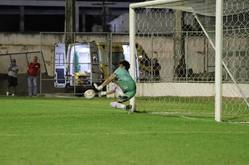 Matheus Oliveira foi o herói do Cruzeiro de Arapiraca na classificação do clube no Campeonato Alagoano Sub-20