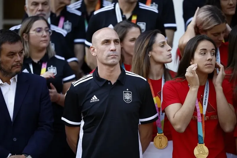 Ex-mandatário da Real Federação Espanhola de Futebol, Luis Rubiales está banido do futebol por três anos