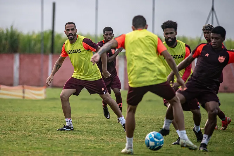 Jogadores do CRB iniciaram os treinamentos, com foco na partida contra a Chapecoense, semana que vem