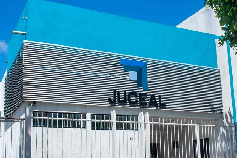 Imagem ilustrativa da imagem GOVERNO DE ALAGOAS TRANSFORMA JUNTA COMERCIAL EM AUTARQUIA