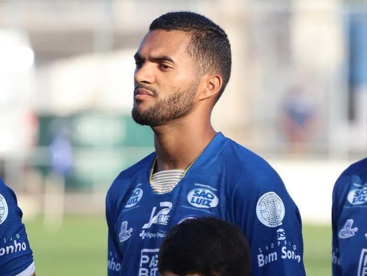 Lateral esquerdo fez uma boa temporada com a camisa cruzeirense, mas deixou o clube para fechar com o rival