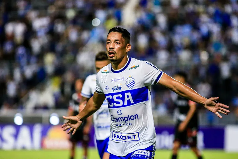 Tomas Bastos disputou 40 partidas com a camisa azulina, mas CSA não ficará com o atleta para o ano que vem