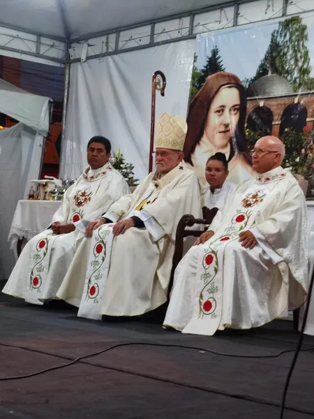 Encerramento da festa se deu com a Celebração Eucarística presidida pelo arcebispo dom Antônio Muniz e os padres José Augusto e Kledson Alves