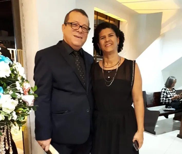 Pastor Calos Rocha, com Nadja Rocha, sua esposa, preside a Convenção Batista Sergipana