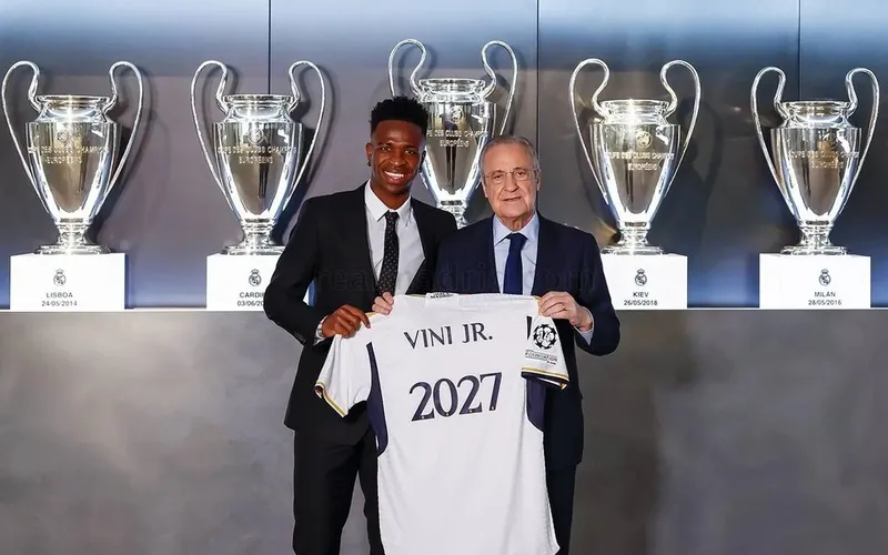 Real Madrid acertou a renovação de Vini Jr até 2027 e colocou cláusula de rescisão astronômica: R$ 5 bilhões