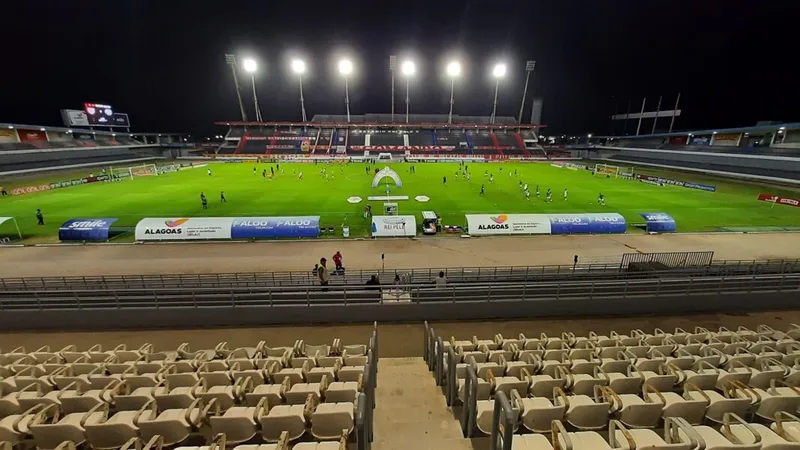 Estádio Rei Pelé passará por reformas estruturais após fim da Série B, em parte das arquibancadas