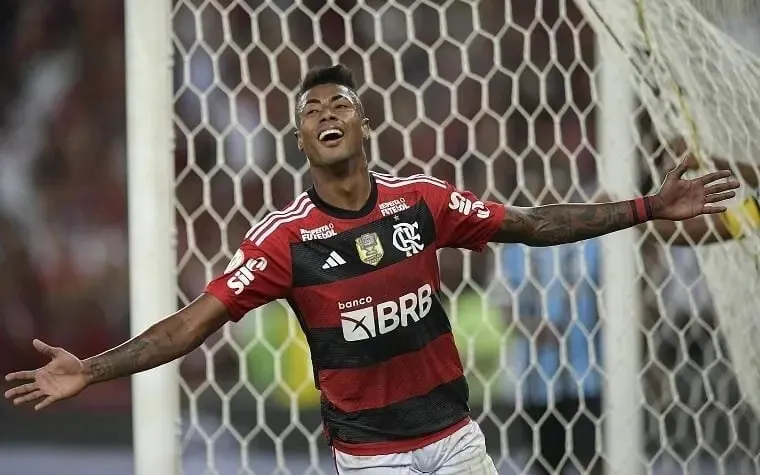 Atacante Bruno Henrique, do Flamengo, entrou na mira do Palmeiras