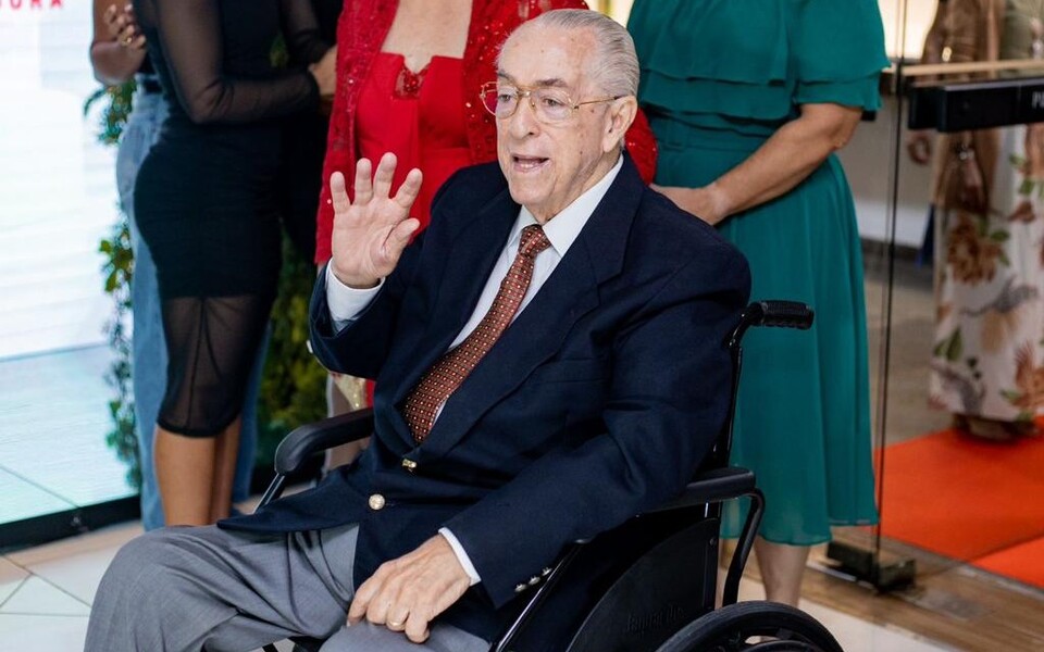 Imagem ilustrativa da imagem MILTON HÊNIO É ELEITO PRESIDENTE E MÉRITO DA AAL