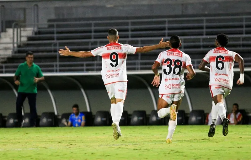 Anselmo Ramon não poderá atuar no duelo com a Ponte Preta, último jogo do CRB no ano, porque está suspenso