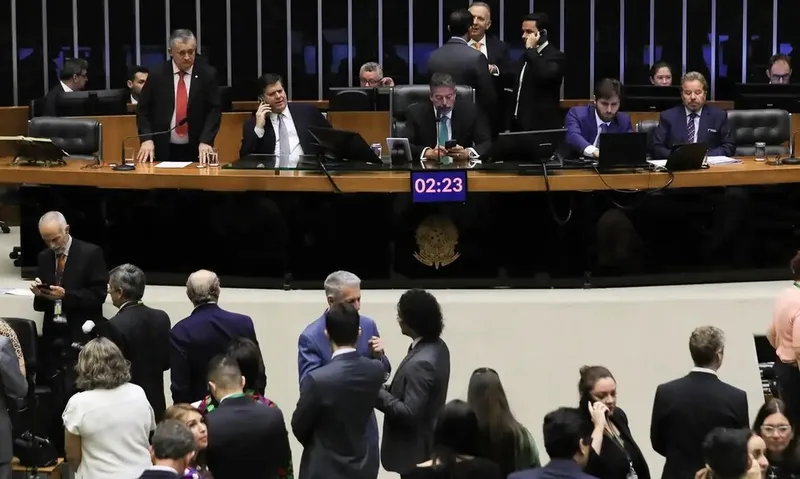 Imagem ilustrativa da imagem CÂMARA DOS DEPUTADOS APROVA TEXTO-BASE DA REFORMA TRIBUTÁRIA
