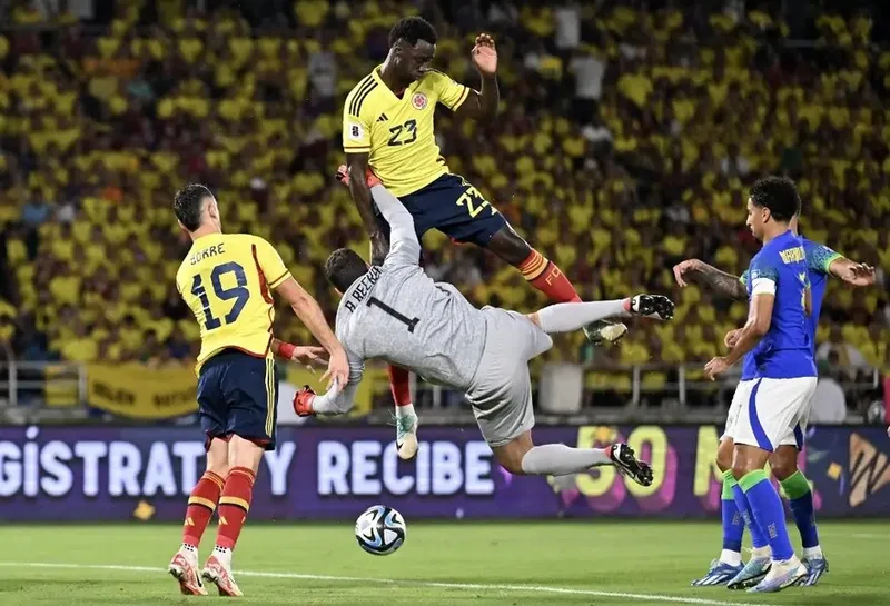 Brasil foi derrotado pela Colômbia, de virada, no jogo passado, pelas Eliminatórias da Copa
