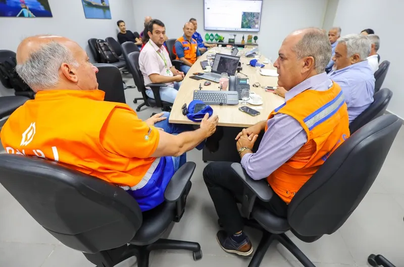Imagem ilustrativa da imagem GOVERNO DO RJ ENVIA ESPECIALISTAS PARA AVALIAR RISCO DE COLAPSO