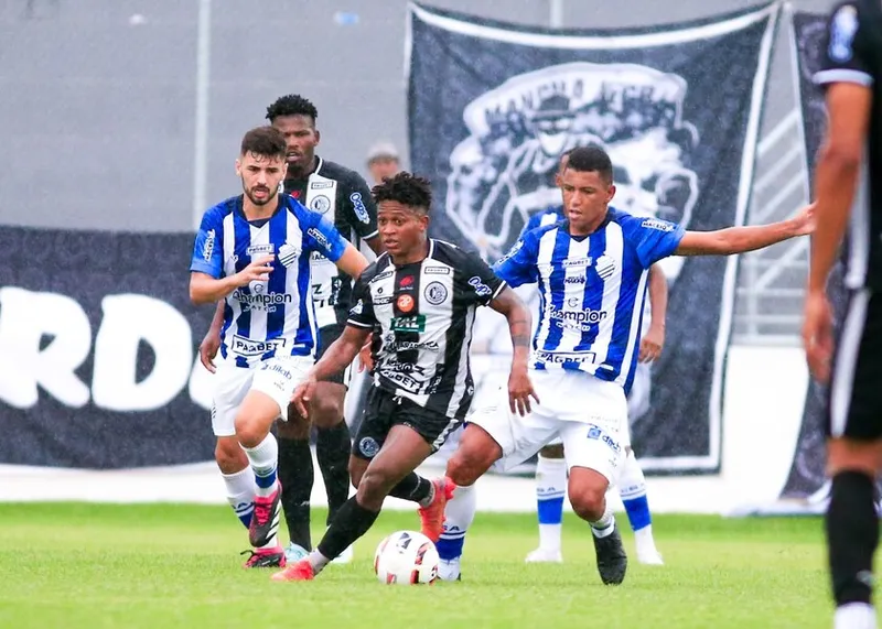 Azulão fará o seu primeiro jogo dentro de casa, enquanto o Alvinegro buscará resultado positivo na capital cearense, contra o atual campeão da Série D