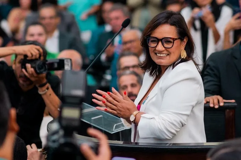 Imagem ilustrativa da imagem SECRETÁRIA DA FAZENDA RECEBE TÍTULO DE CIDADÃ HONORÁRIA DE ALAGOAS