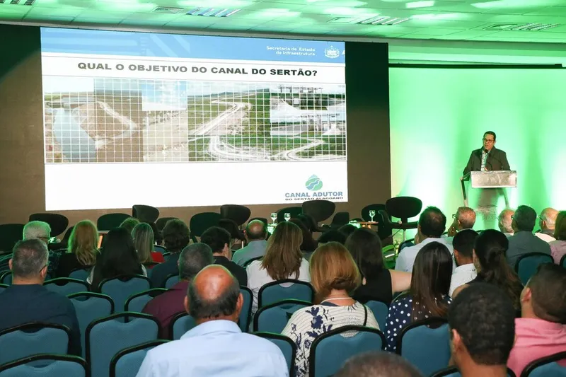 Imagem ilustrativa da imagem SECRETARIA DE INFRAESTRUTURA FALA SOBRE CANAL DURANTE SUMMIT