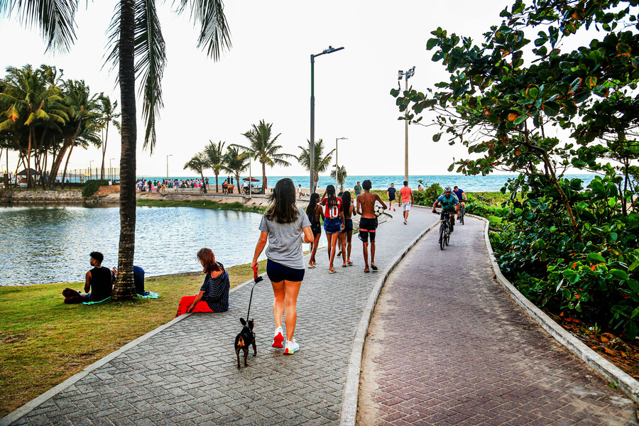 Maceió, 15 de novembro de 2023
Pessoas correndo/praticando esporte no entorno da Lagoa da Anta, localizado na Av. Álvaro Otacílio, 5500 - Jatiúca, Maceió - AL, Brasil
Foto:@Ailton Cruz