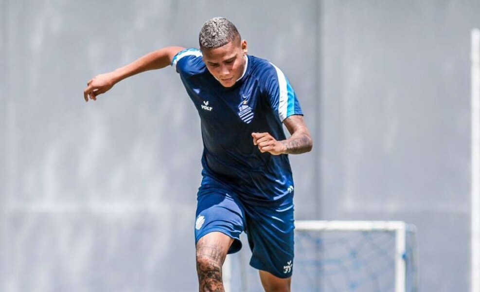 Com apenas 25 anos, meio-campista fez somente 12 partidas ao longo da temporada, por conta de uma grave lesão