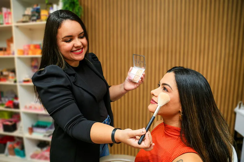 Com 6.340 microempreendedores individuais atuando como cabeleireiro, manicure ou pedicure, o setor de beleza aparece em segundo lugar como o que mais abriu empresa no ano passado