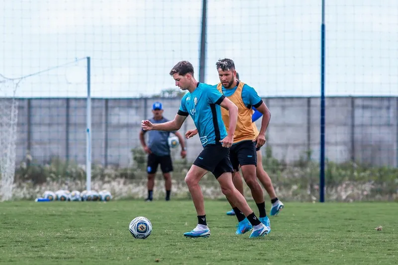 Elenco marujo fez última atividade antes de jogo-treino previsto para hoje em seu CT