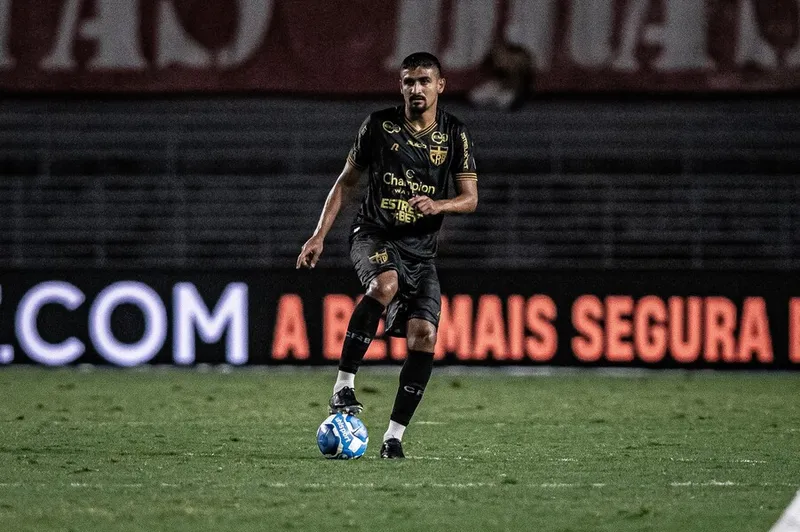 CRB tinha interesse na permanência do zagueiro Ramon Menezes, mas jogador optou por acertar com o Vozão para a temporada 2024