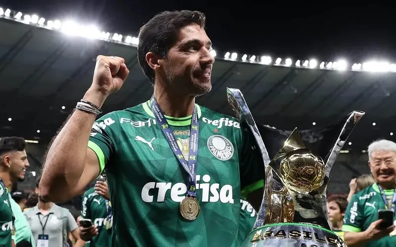 Técnico Abel Ferreira desembarcou no Brasil em outubro de 2020; ele prorrogou o contrato com o Verdão por mais uma temporada