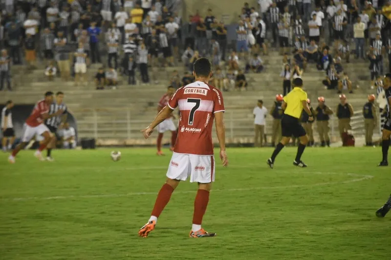 Galo começou perdendo, mas não demorou e fez o gol de empate com Labandeira, e agora soma 7 pontos