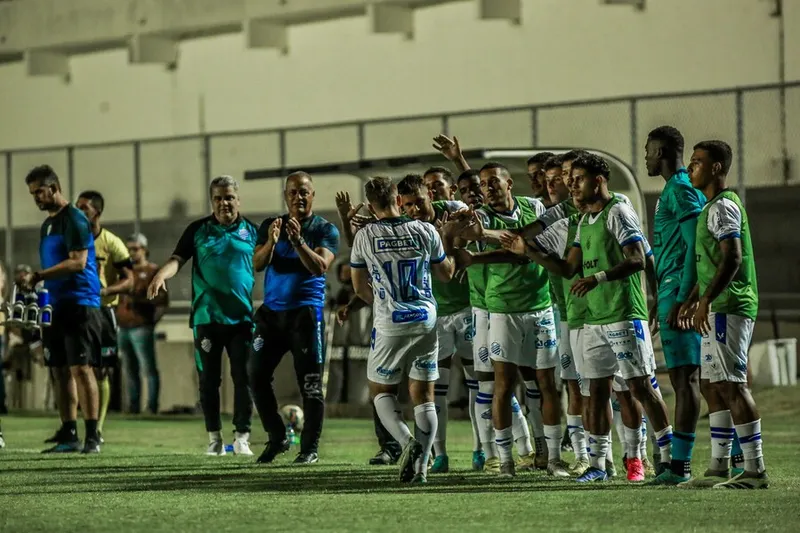 CSA venceu o Cruzeiro de Arapiraca, nessa quarta (24), na reestreia do técnico Marcelo Cabo no comando da equipe azulina