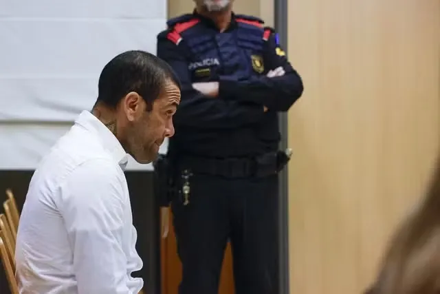 Daniel Alves está em prisão preventiva há mais de um ano e pode pegar nove anos de prisão