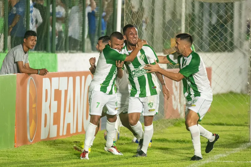 Murici venceu o Confiança, de virada, por 2 a 1, e conseguiu a classificação para a próxima fase; já o ASA não se deu bem e perdeu para o Inter, por 2x0, dando adeus à Copa do Brasil