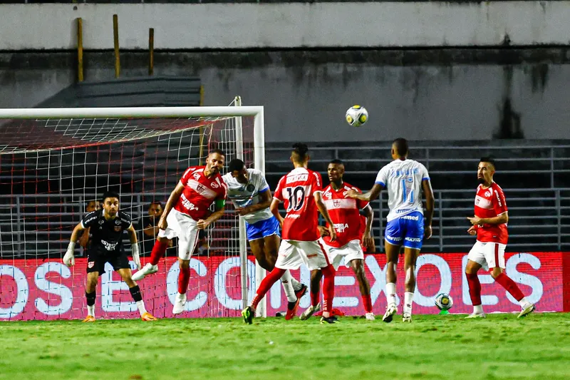 CRB perdeu para o Bahia, por 1 a 0, no Estádio Rei Pelé, mas treinador regatiano gostou do desempenho de sua equipe