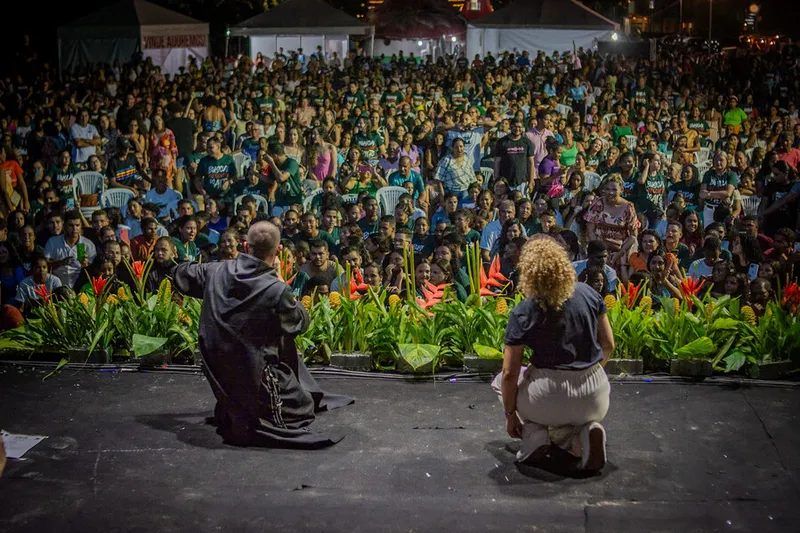 MaragoFé reuniu uma multidão de pessoas, na orla de Maragogi e nas igrejas, com uma programação que teve missa e louvores