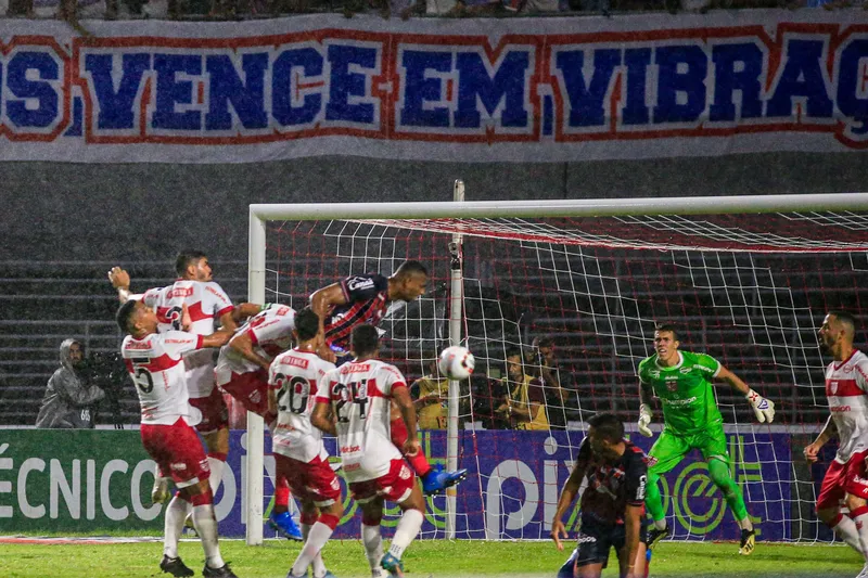 CRB e Bahia se enfrentaram em 2022, pelo Campeonato Brasileiro da Série B, e nesta quarta se reencontram, mas pelo Nordestão