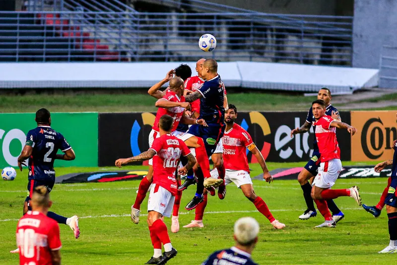 Galo reencontra o Leão no Trapichão, neste domingo (11), e tenta acabar com o mau retrospecto, para manter a liderança do Grupo A do Nordestão