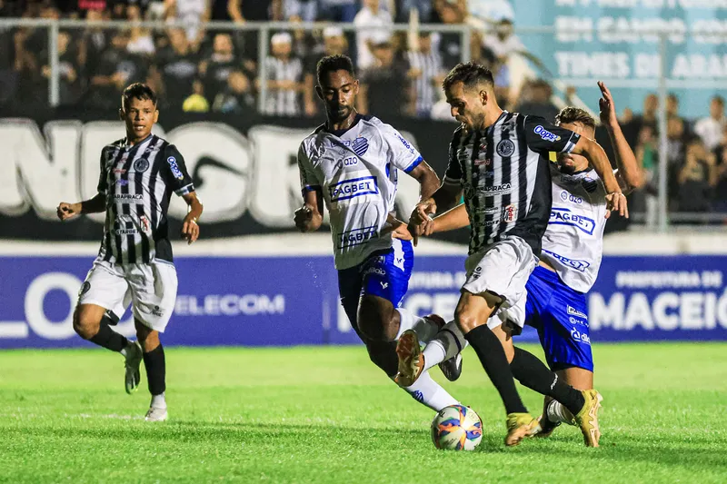 Volante alvinegro Aleff voltará ao estádio 42 dias depois de ter sido atingido e ferido por uma lata atirada por um torcedor