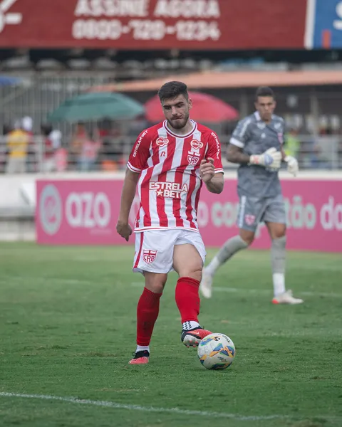 Zagueiro regatiano Heron está lesionado e ficará fora dos gramados por tempo indeterminado, segundo DM do Galo