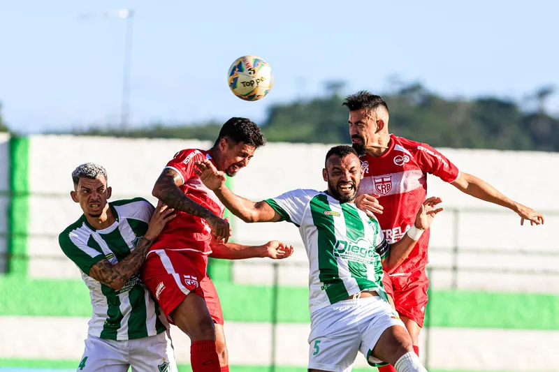 No primeiro jogo da semifinal, CRB venceu por 2 a 1, no Estádio José Gomes da Costa, em Murici