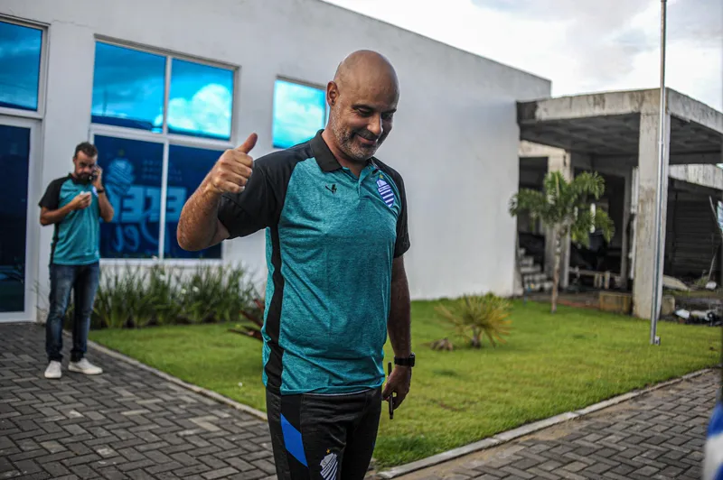Técnico Cristian de Souza terá um time azulino enxuto para jogo em Erechim, neste sábado (20)