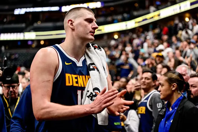 Nikola Jokic teve uma das maiores atuações da história da NBA na partida contra o Toronto Raptors