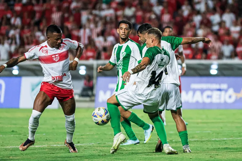 Murici enfrentou o CRB pelo Alagoano e agora volta a campo pela Copa do Brasil, contra o Sport