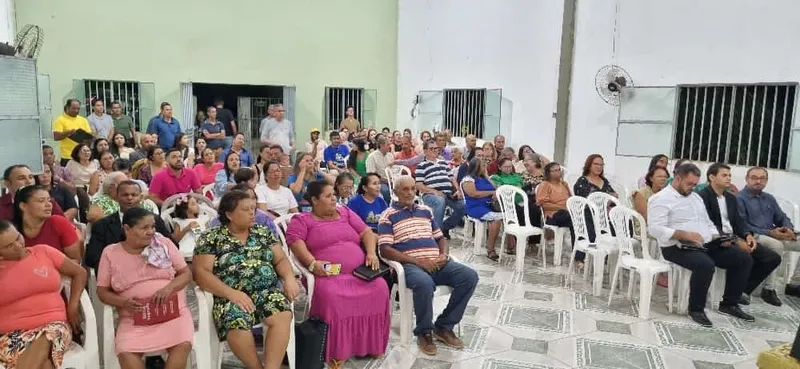 Palestras aconteceram no dia 20 deste mês, na Escola Dr. Antônio Gomes de Barros; também houve louvor e adoração