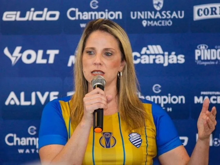 Presidente Mírian Monte disse que segue no CSA e que tem o apoio de vários azulinos importantes