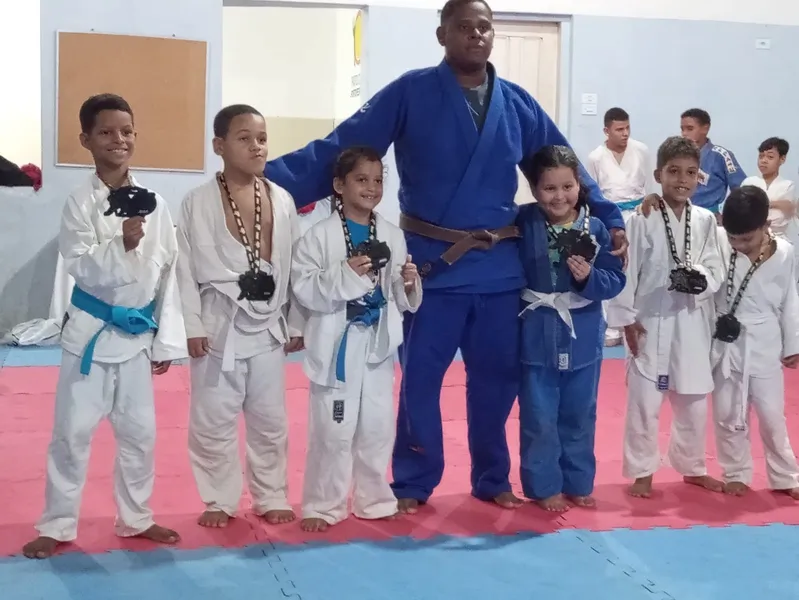 Projeto do sensei Weydner visa fomentar esporte para os garotos