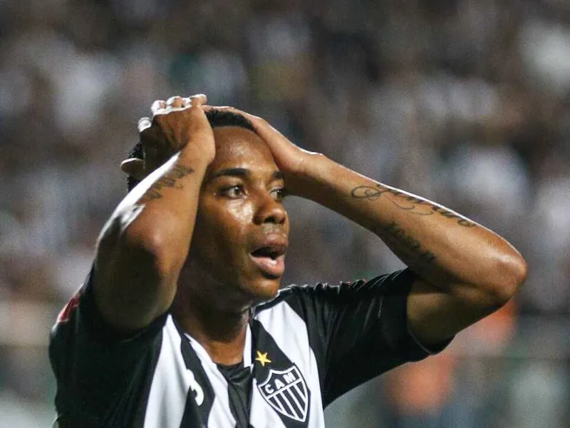 Robinho foi preso ontem em Santos-SP para cumprir pena de 9 anos em regime fechado no Brasil