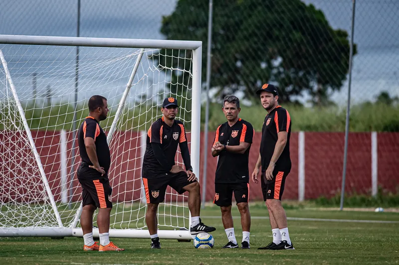 Ritmo de treinamentos no Ninho do Galo é frenético, visando ao duelo deste sábado pela Série B