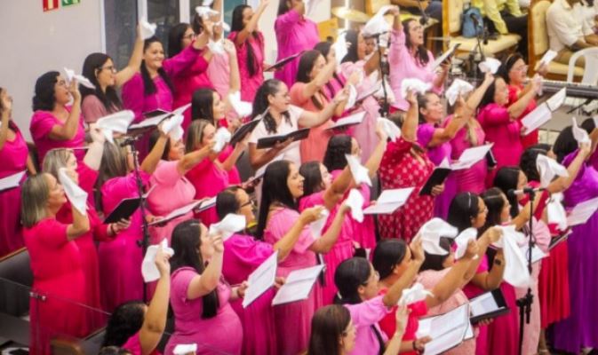 Mulheres participaram do culto em ação de graças e celebraram ainda o Dia da Esposa do Pastor e o Dia Internacional da Mulher