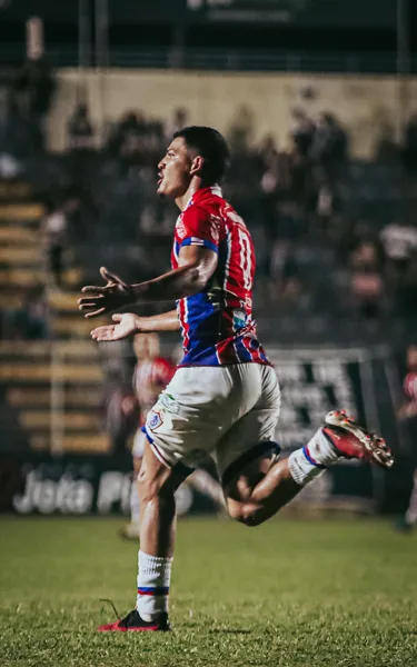 Com gols de Leilson e Jupi, Tremendão não se intimidou e derrotou o Alvinegro por 2 a 0, em pleno Estádio Coaracy de Mata