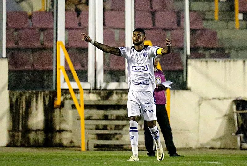 Bons números: atacante Thiago Marques chegou ao seu 13° gol pelo Azulão, em 25 partidas disputadas pelo clube