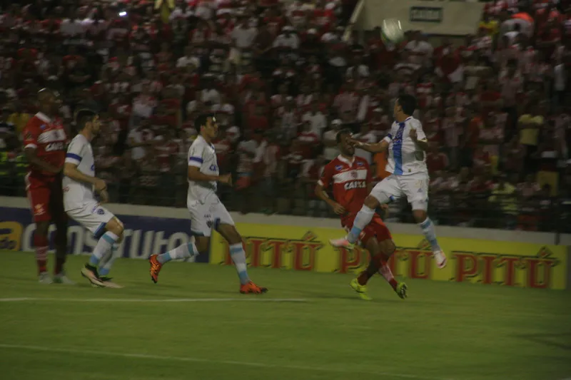 CRB tem um confronto difícil com o Paysandu, esta noite, no estádio da Curuzu, em Belém-PA