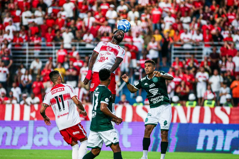 Vivendo momentos complicados na Série B, CRB e Guarani se enfrentam em duelo pela 12ª rodada