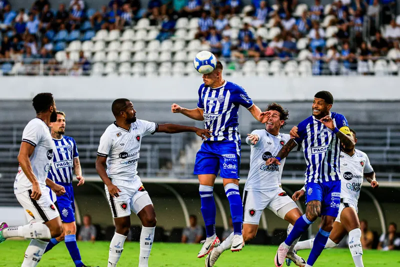 Azulão não conseguiu segurar resultados em partidas importantes, como contra o Botafogo-PB, no sábado (15), pela Série C, quando vencia por 1 a 0 e acabou sofrendo o gol de empate no finalzinho